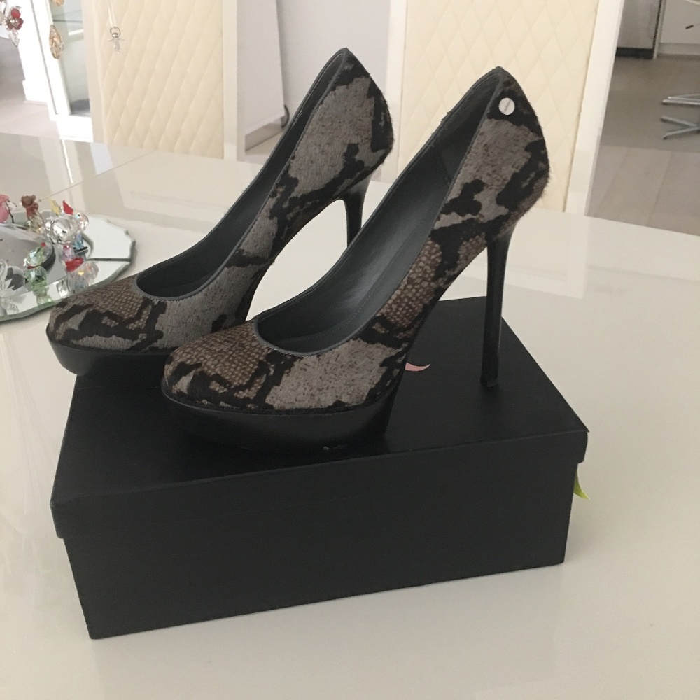 CALVIN KLEIN LEATHER PLATFORM HEELS SHOES 7,5